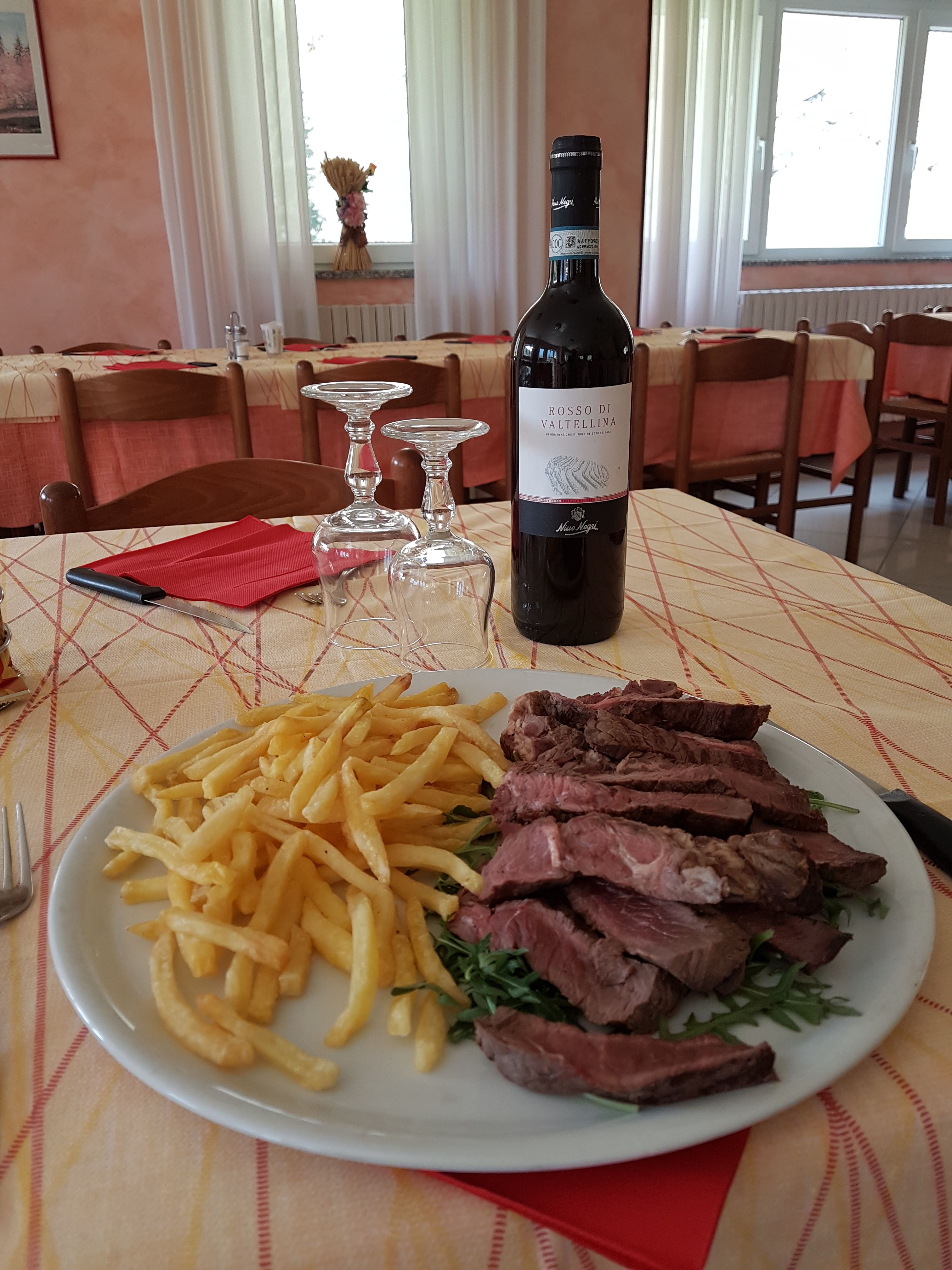 Tagliata e patatine fritte