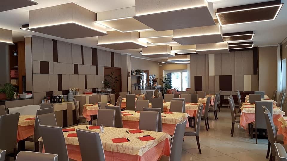 Sala da pranzo hotel Sasso Remenno